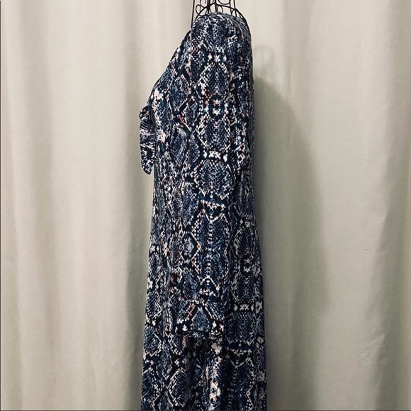 LIKE NEW Cheztu midi dress with a fit and flare feel. - Picture 7 of 9